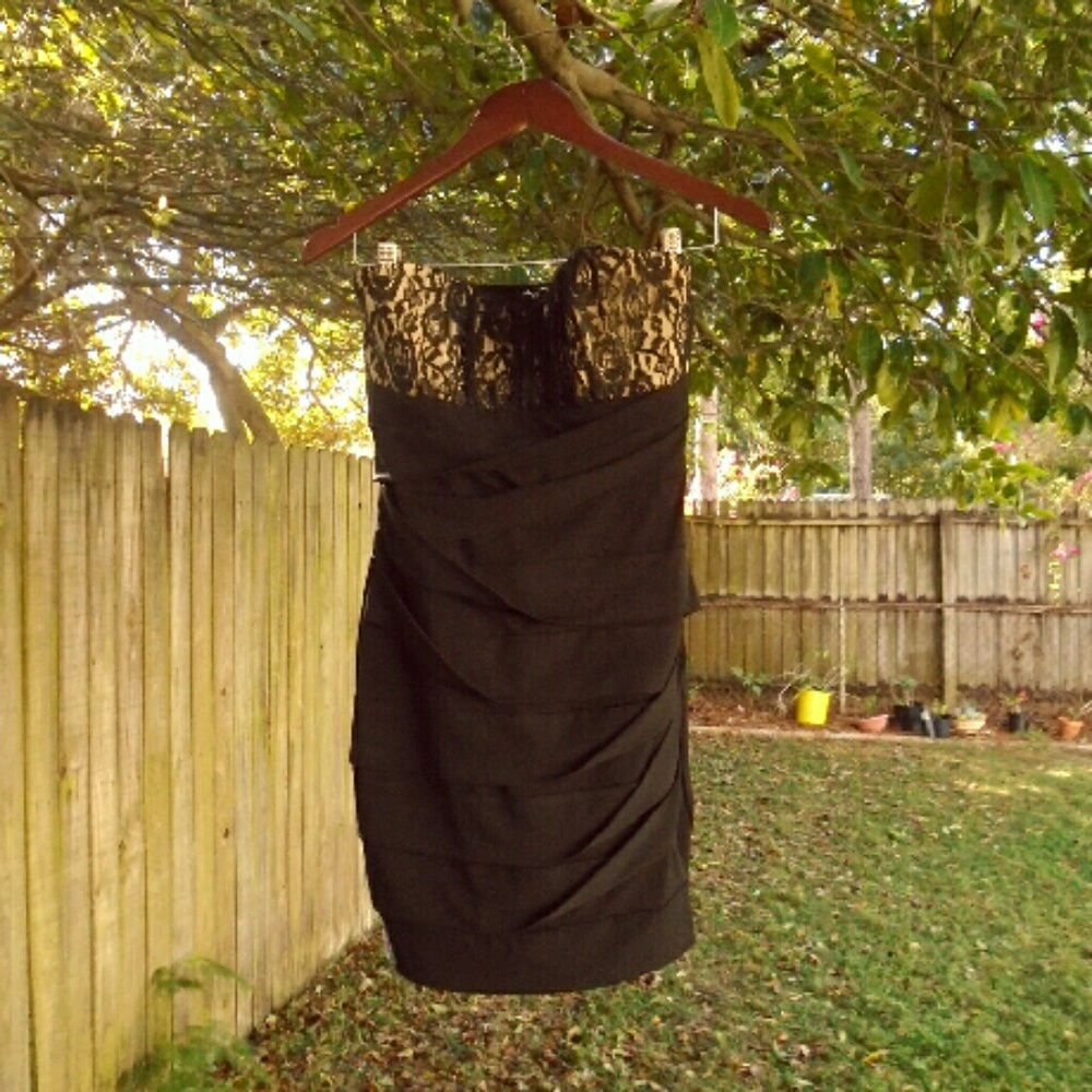 NWOT Ruby Rox jrs medium lace strapless mini dress